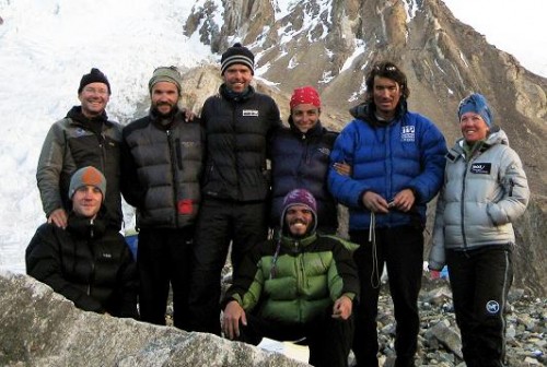 K2 Team 2009: Hinten: Sepp, Jorge, Gerfried, Claudia (Santiagos Gattin), Martin, Joelle. Sitzend: Louis 